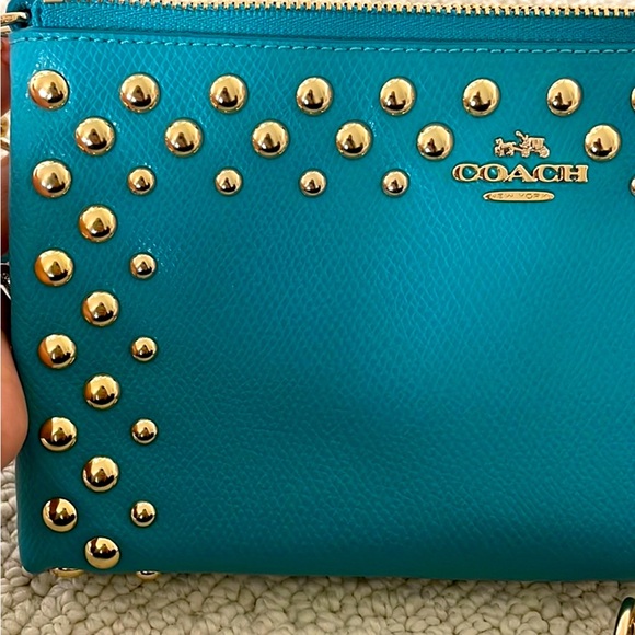 COACH Studded Cross Grain
Leather Quinn Crossbody F53140
Cadet Blue - Picture 4 of 15